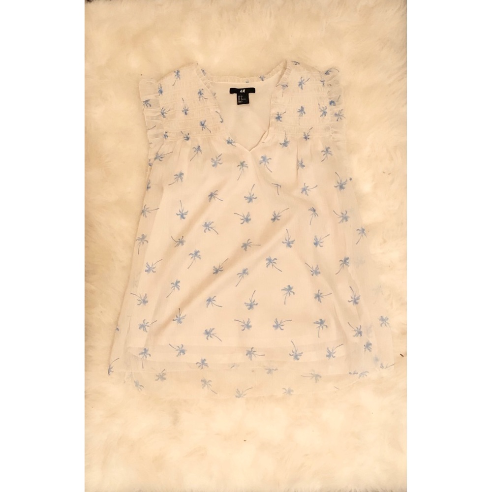 Minimalistic Feminine tropical palm Tree top